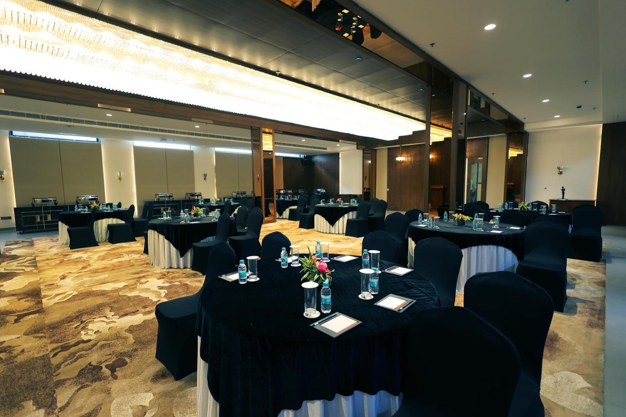 Pride Elite Haridwar Hotel Kültér fotó